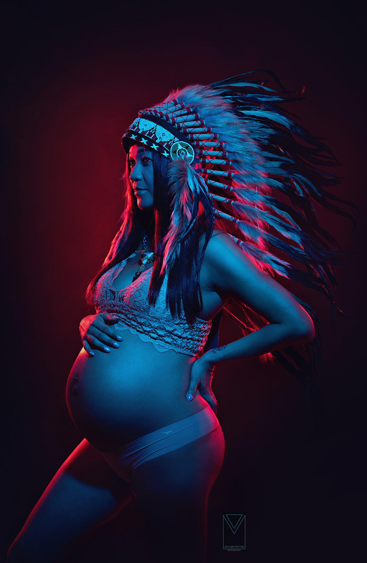 las vegas maternity photographer neon portrait